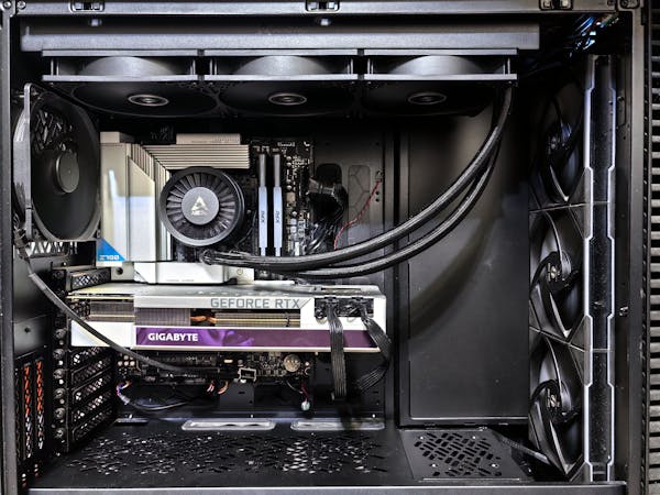 Gaming PC RTX 4060 / Ryzen 5