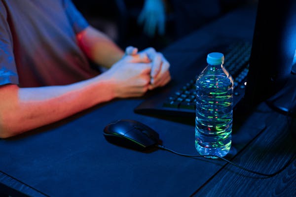 SteelSeries Aerox 5 Wireless — 2